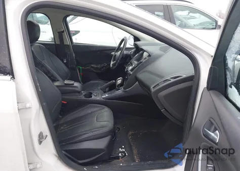 2014 Ford Focus Titanium из США, поврежденный, VIN 1FADP3J20EL193180